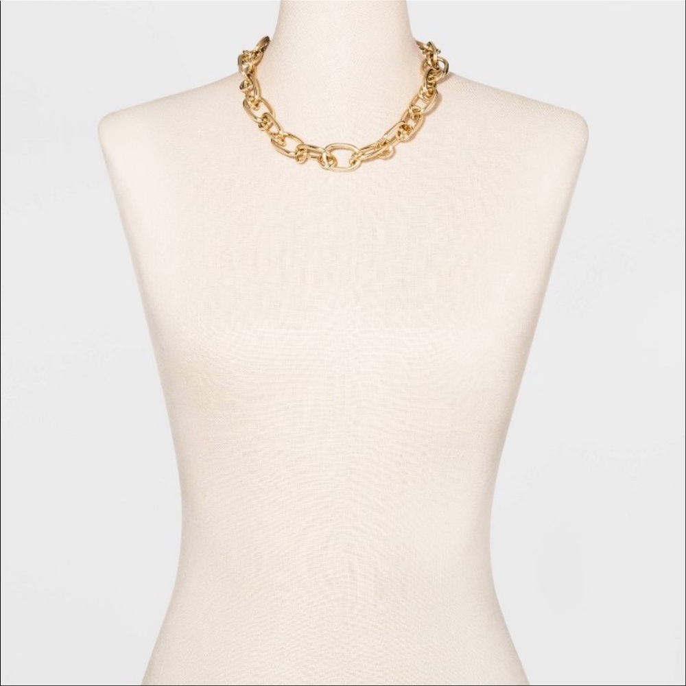 NWOT Gold Link Necklace